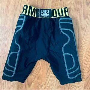 Under Armour Black With Yellow Athletic Shorts Size Youth Small